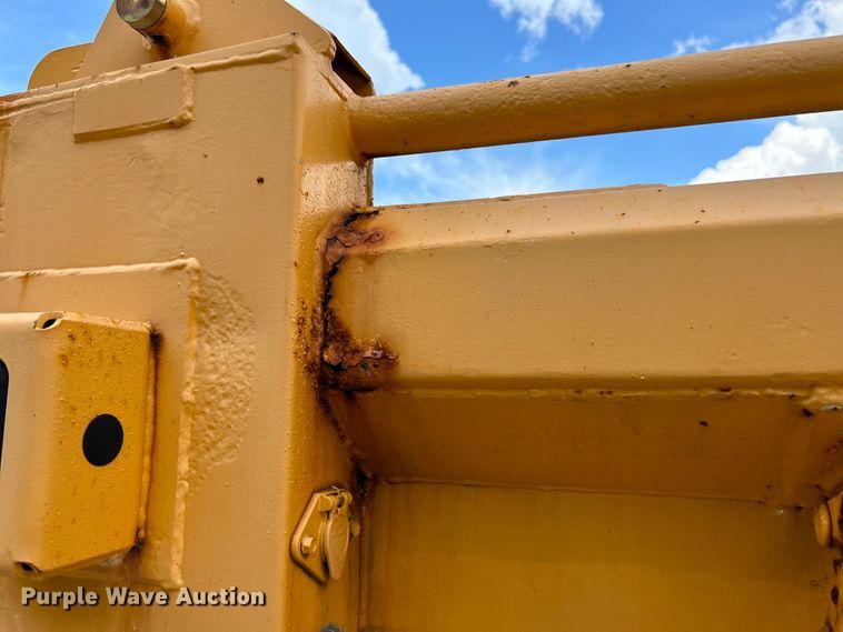 image for item EK4745 2005 International  7400 dump truck