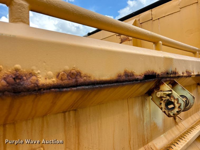 image for item EK4745 2005 International  7400 dump truck