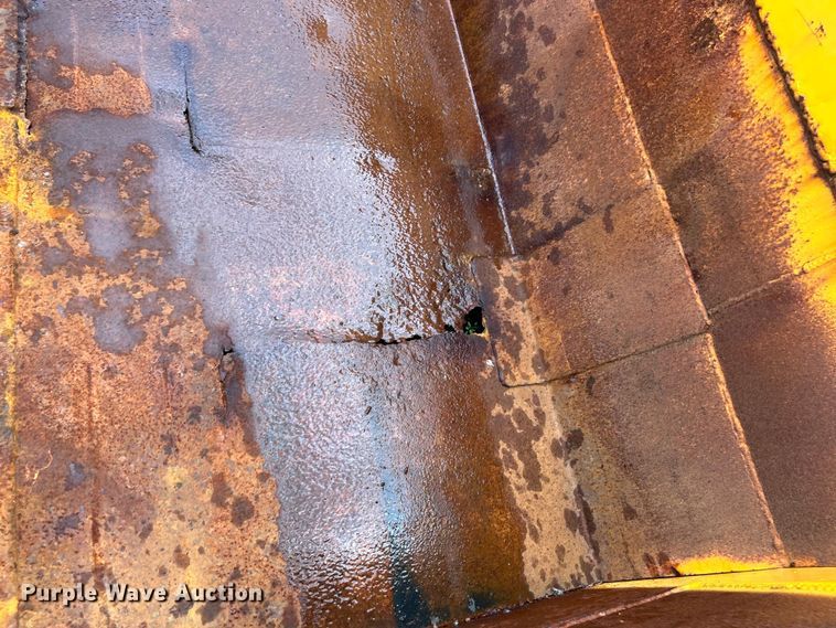 image for item EK4745 2005 International  7400 dump truck