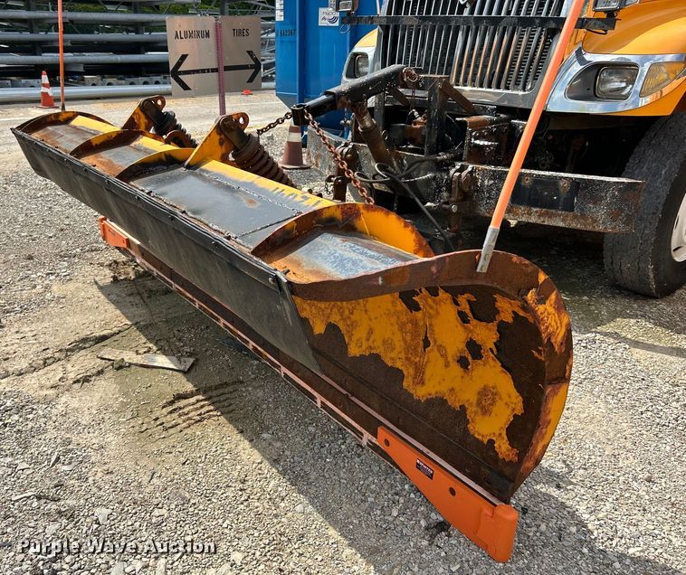 image for item EK4745 2005 International  7400 dump truck