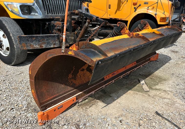 image for item EK4745 2005 International  7400 dump truck