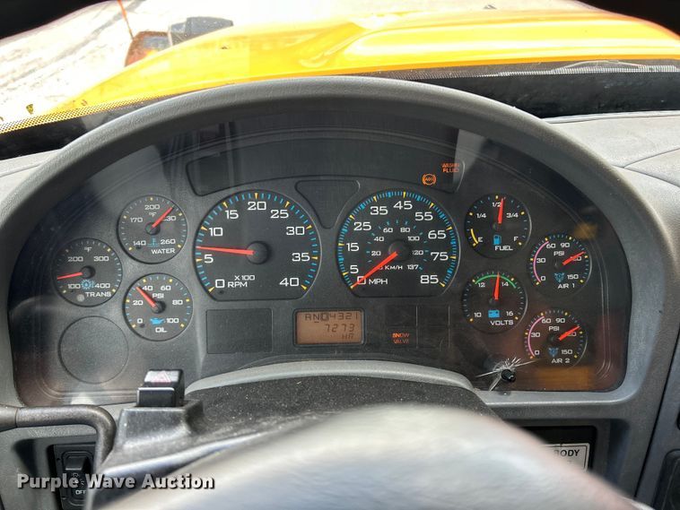 image for item EK4745 2005 International  7400 dump truck