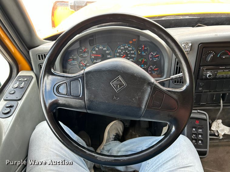 image for item EK4745 2005 International  7400 dump truck