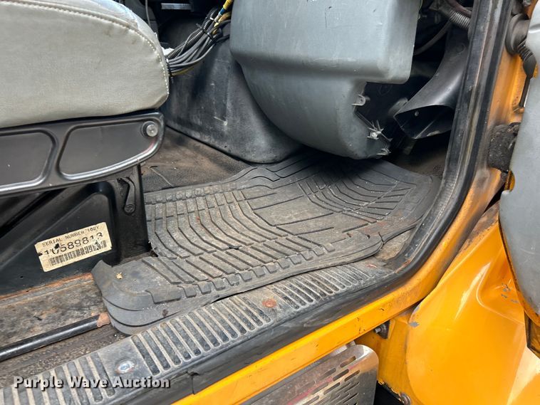 image for item EK4745 2005 International  7400 dump truck