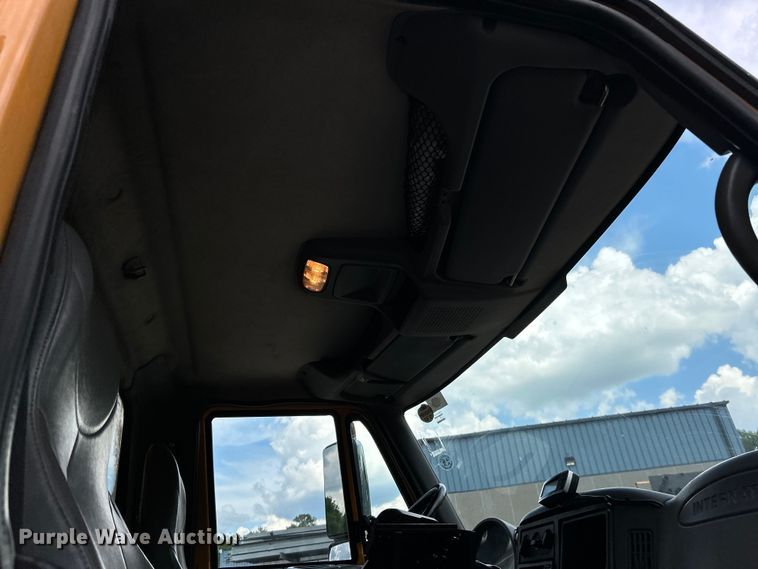 image for item EK4745 2005 International  7400 dump truck