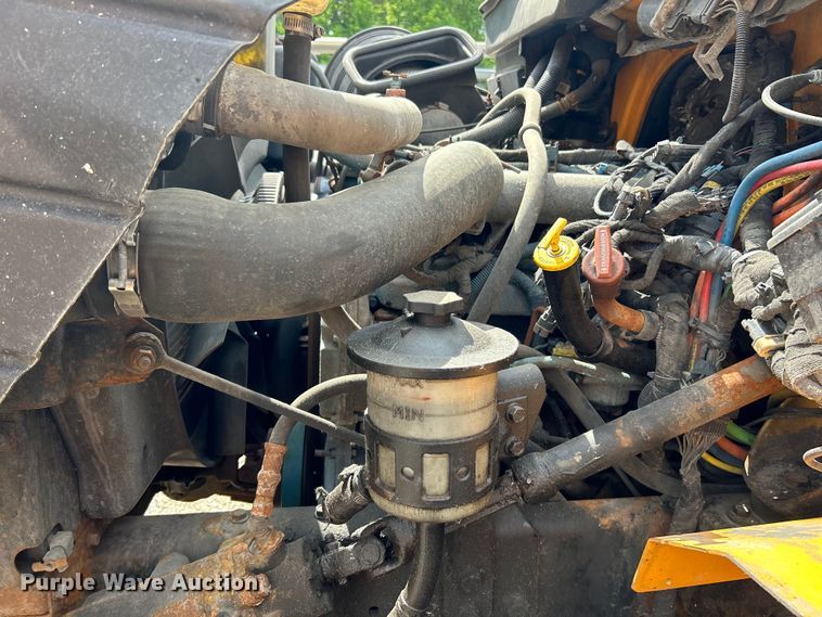 image for item EK4745 2005 International  7400 dump truck