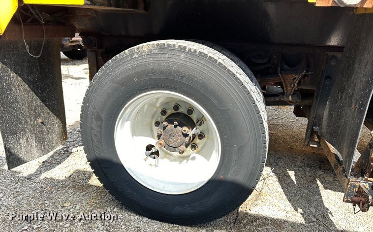 image for item EK4745 2005 International  7400 dump truck