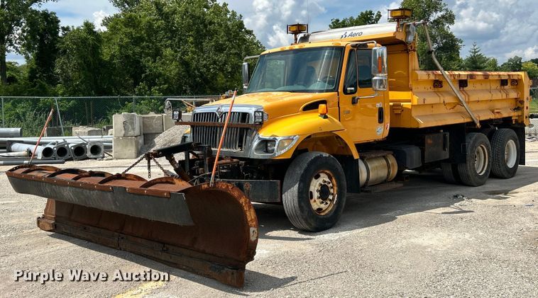 image for item EK4746 2006 International  7400 dump truck