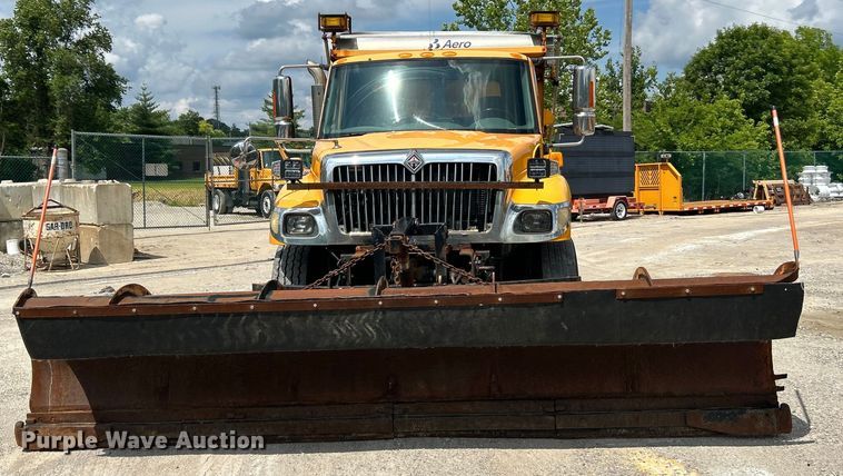 image for item EK4746 2006 International  7400 dump truck