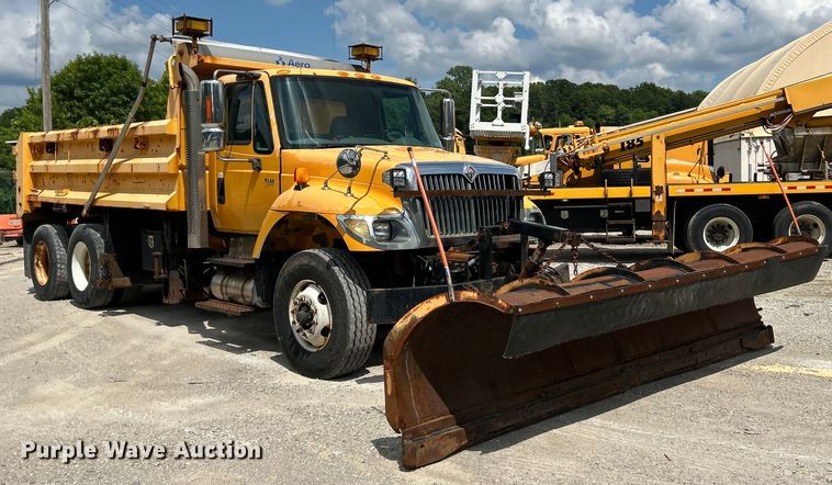 image for item EK4746 2006 International  7400 dump truck