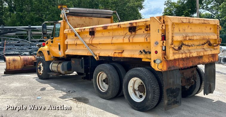 image for item EK4746 2006 International  7400 dump truck