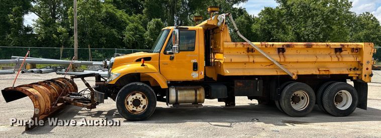 image for item EK4746 2006 International  7400 dump truck