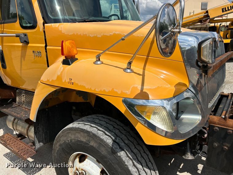 image for item EK4746 2006 International  7400 dump truck