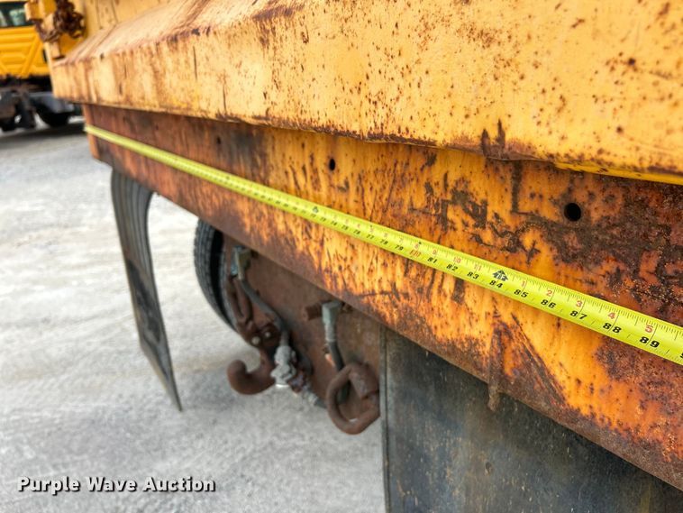 image for item EK4746 2006 International  7400 dump truck