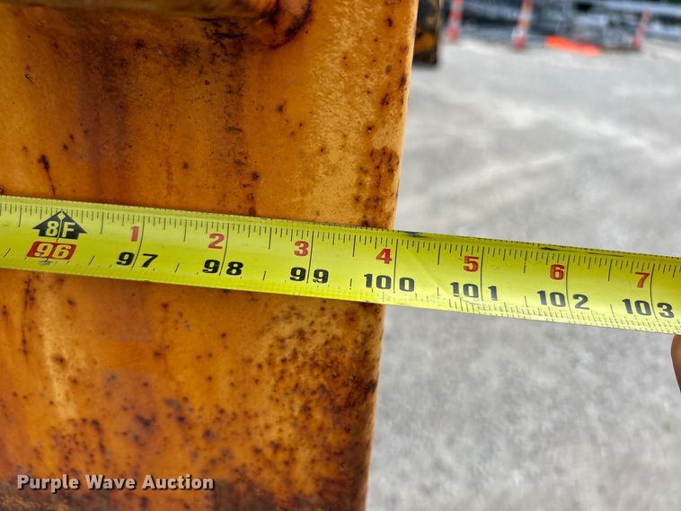 image for item EK4746 2006 International  7400 dump truck