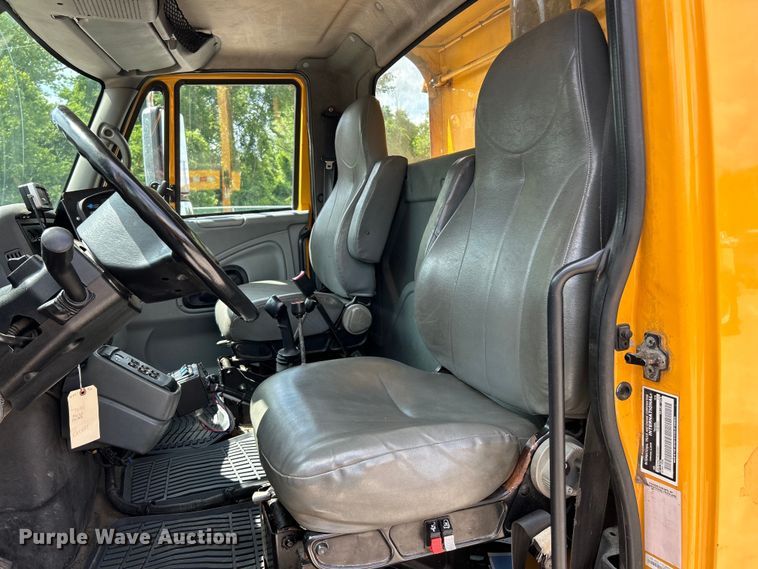 image for item EK4746 2006 International  7400 dump truck