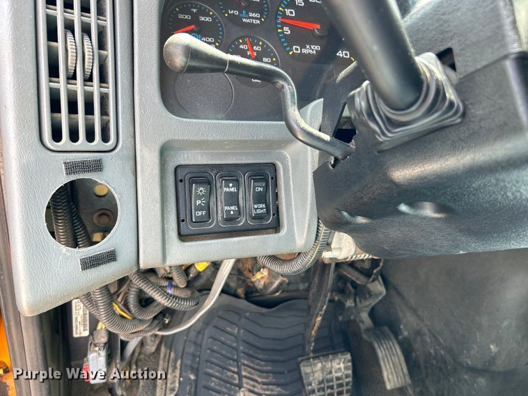 image for item EK4746 2006 International  7400 dump truck