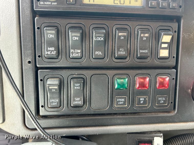 image for item EK4746 2006 International  7400 dump truck