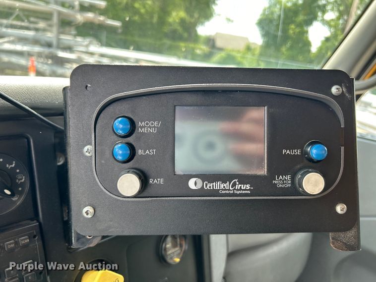 image for item EK4746 2006 International  7400 dump truck