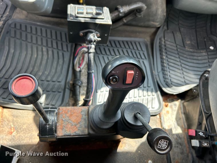 image for item EK4746 2006 International  7400 dump truck