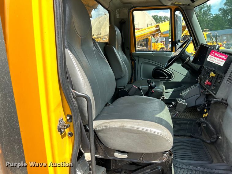 image for item EK4746 2006 International  7400 dump truck