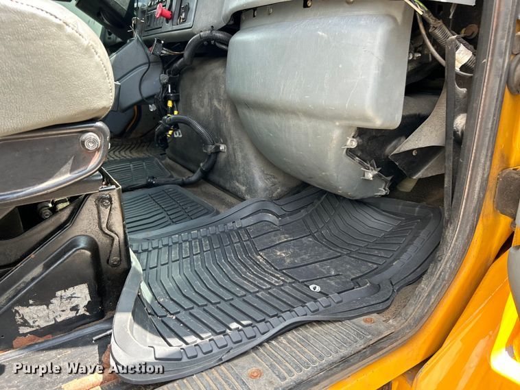 image for item EK4746 2006 International  7400 dump truck