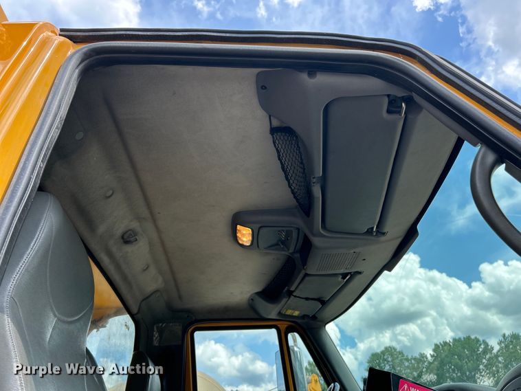 image for item EK4746 2006 International  7400 dump truck