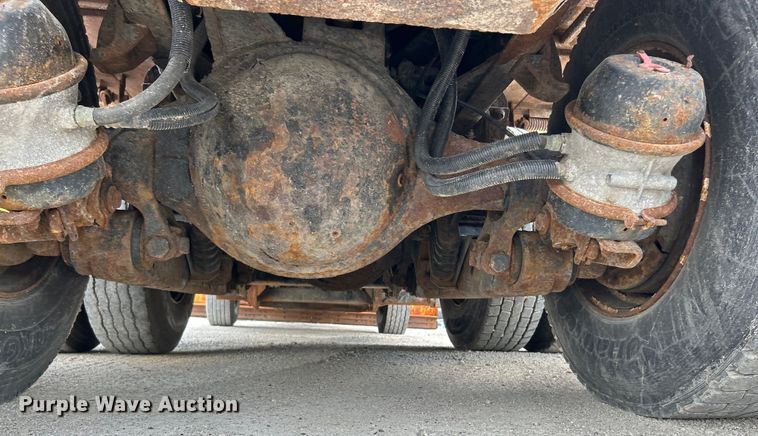 image for item EK4746 2006 International  7400 dump truck