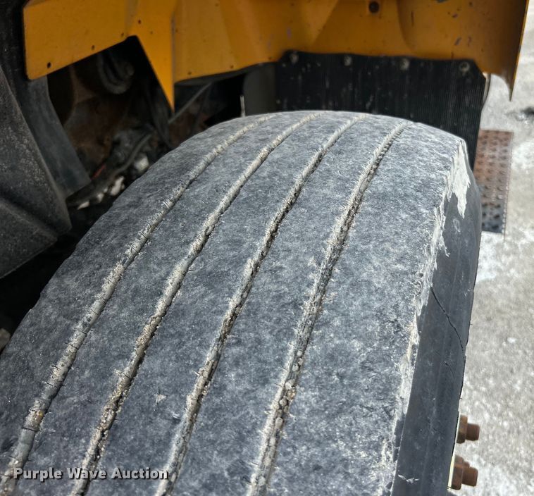 image for item EK4746 2006 International  7400 dump truck