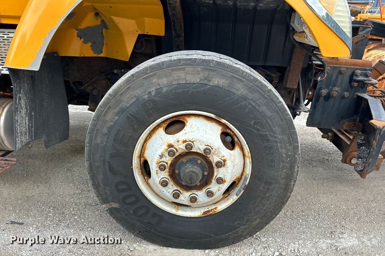 image for item EK4746 2006 International  7400 dump truck