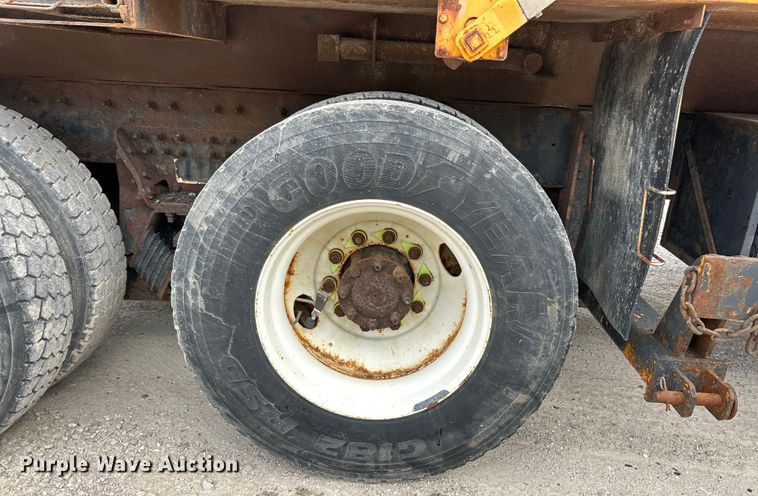 image for item EK4746 2006 International  7400 dump truck