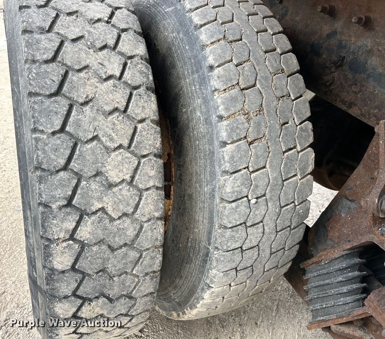 image for item EK4746 2006 International  7400 dump truck