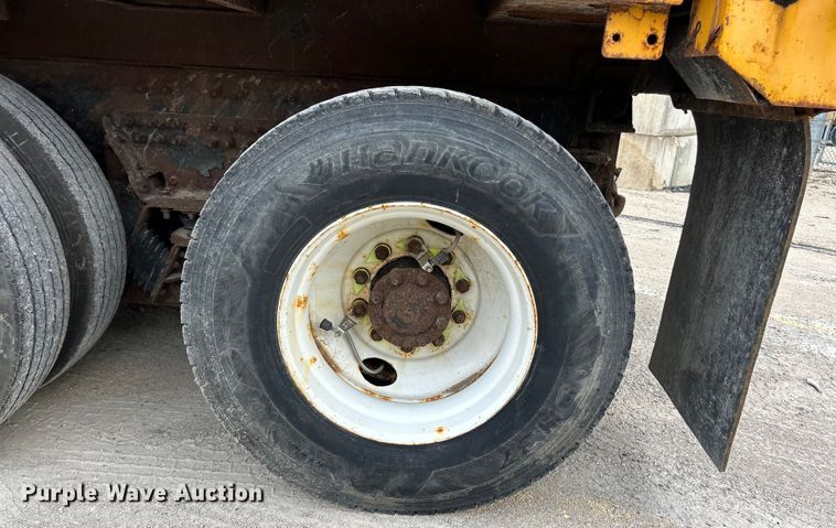 image for item EK4746 2006 International  7400 dump truck