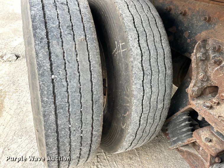 image for item EK4746 2006 International  7400 dump truck