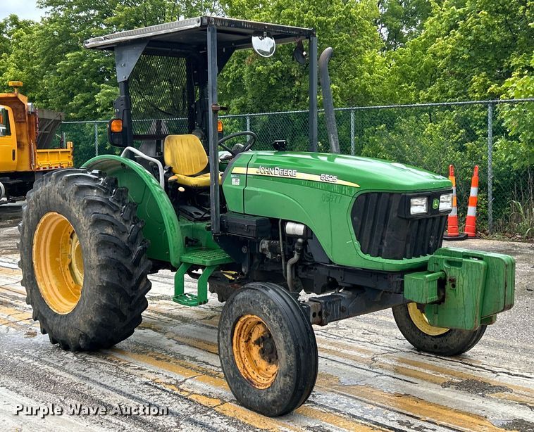 image for item EK4747 2005 John Deere 5525 tractor