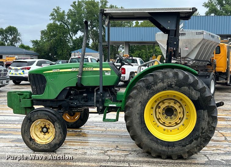 image for item EK4747 2005 John Deere 5525 tractor
