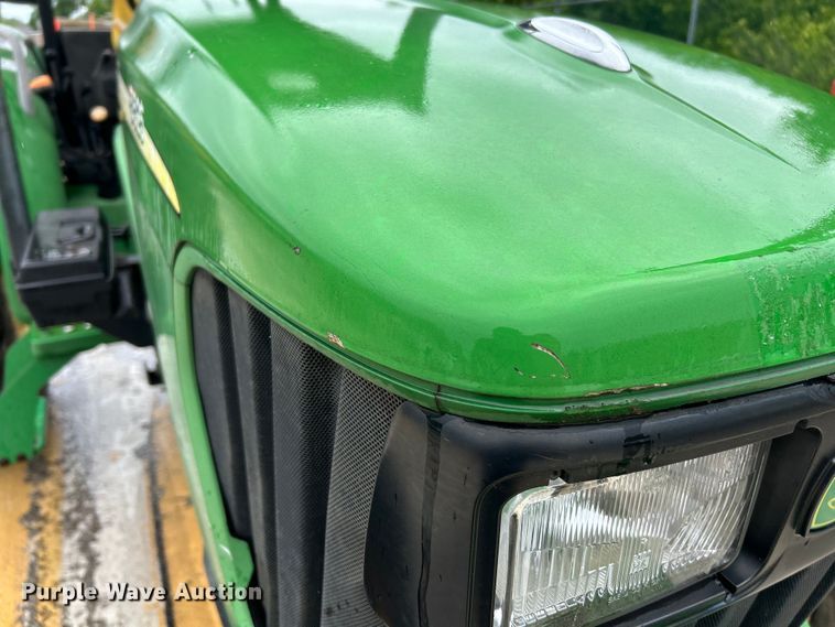 image for item EK4747 2005 John Deere 5525 tractor