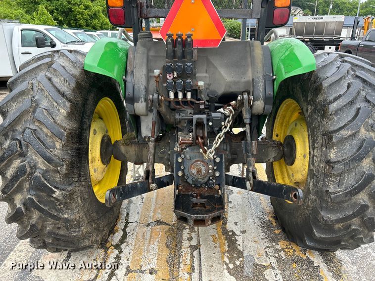 image for item EK4747 2005 John Deere 5525 tractor