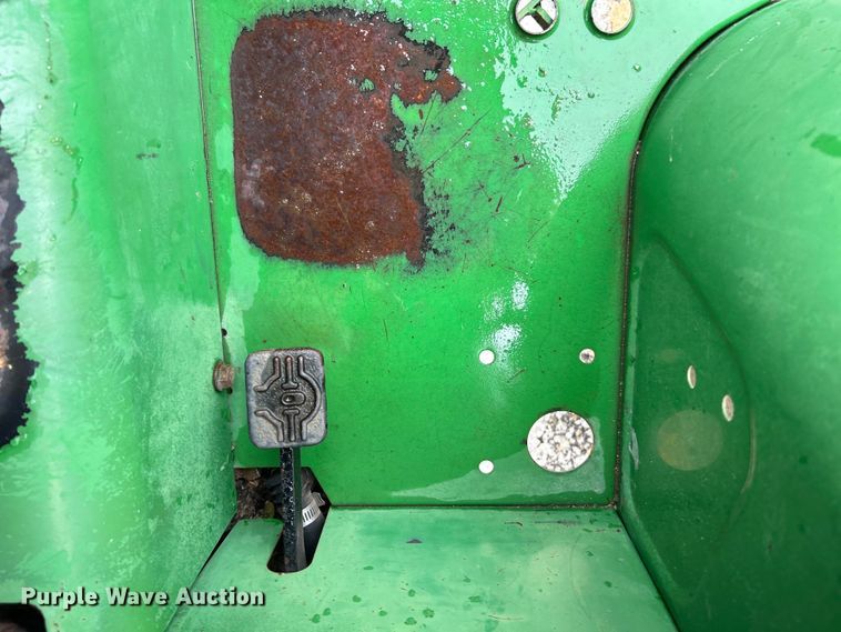 image for item EK4747 2005 John Deere 5525 tractor