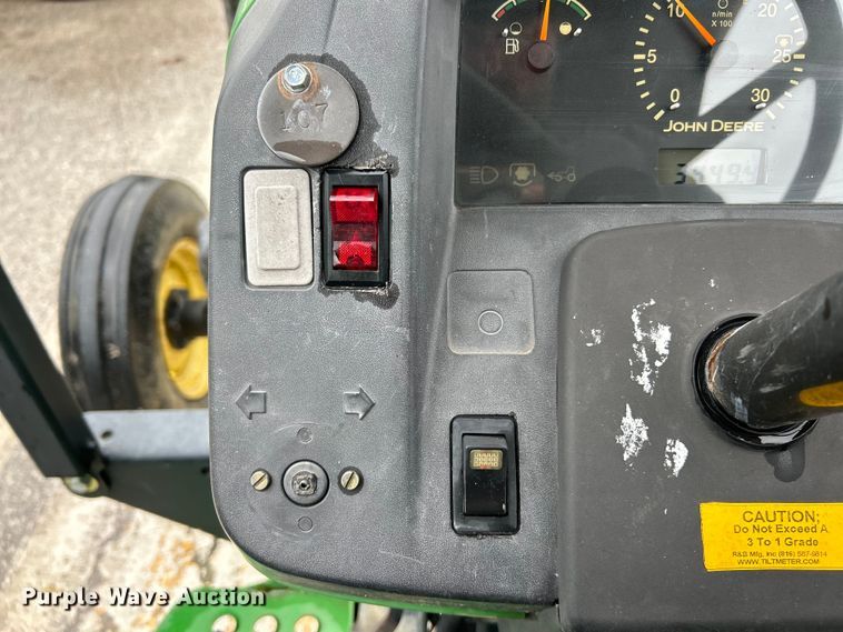 image for item EK4747 2005 John Deere 5525 tractor