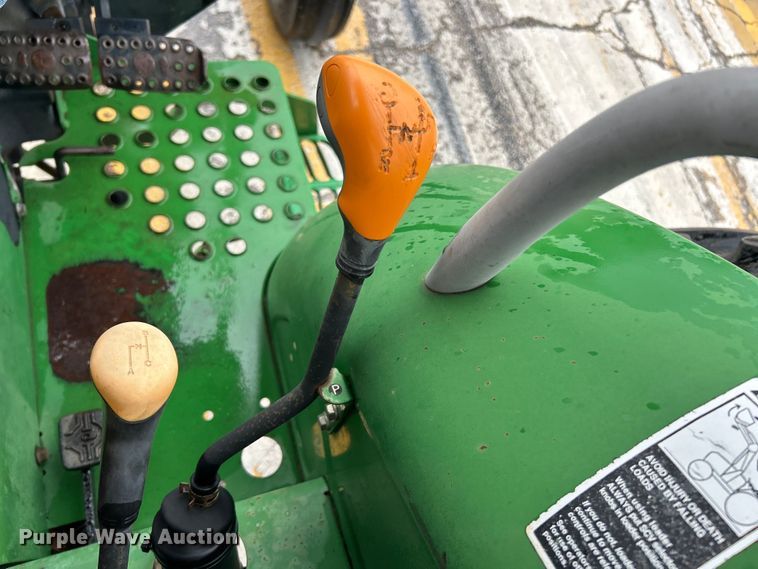 image for item EK4747 2005 John Deere 5525 tractor