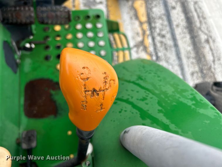 image for item EK4747 2005 John Deere 5525 tractor