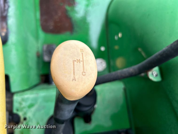 image for item EK4747 2005 John Deere 5525 tractor