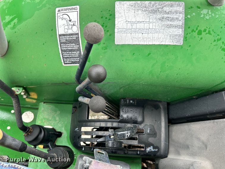 image for item EK4747 2005 John Deere 5525 tractor