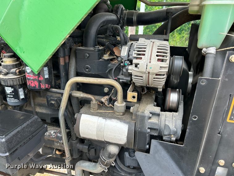 image for item EK4747 2005 John Deere 5525 tractor