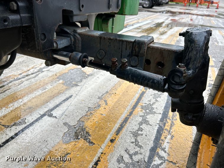 image for item EK4747 2005 John Deere 5525 tractor