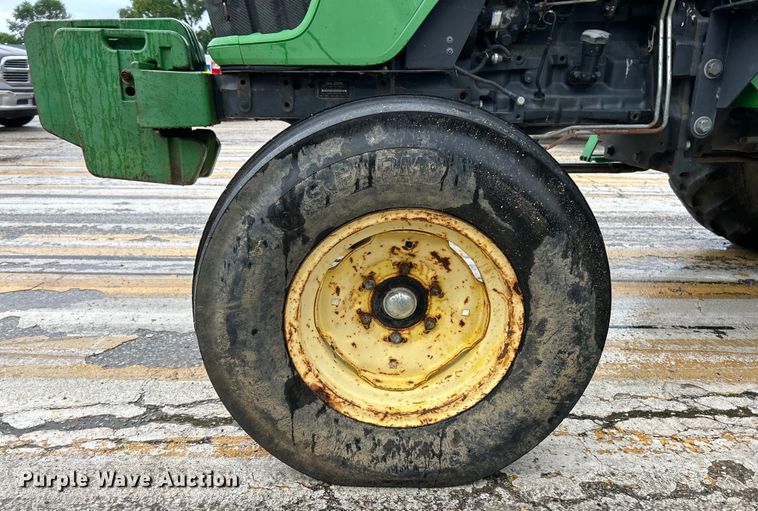 image for item EK4747 2005 John Deere 5525 tractor