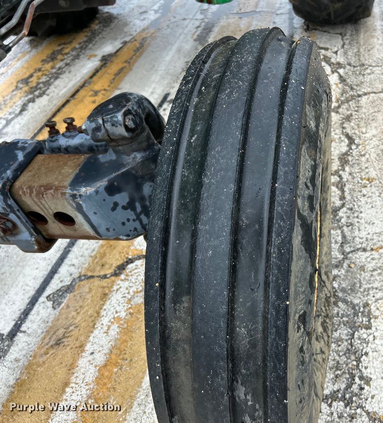 image for item EK4747 2005 John Deere 5525 tractor