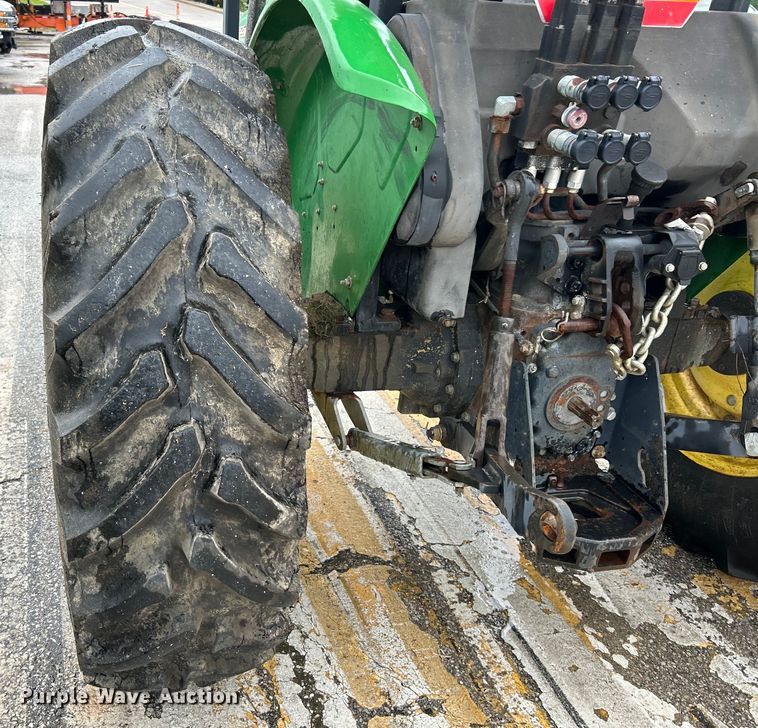 image for item EK4747 2005 John Deere 5525 tractor