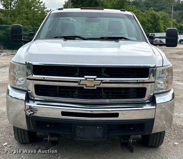 image for item EK4750 2009 Chevrolet  Silverado 3500HD truck cab and chassis